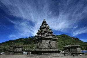 Sejarah Candi Arjuna dan Bima di Dieng: Latar Belakang Geografis dan Kebudayaan