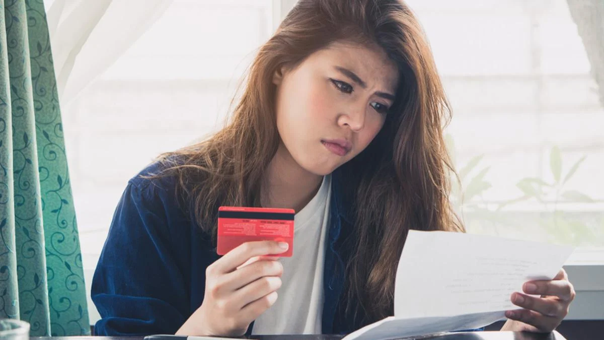 Tips Aman Menggunakan Kartu Kredit Agar Tidak Terlilit Hutang